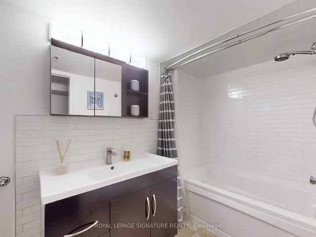 Additional image 27 of 18 Salem Ave