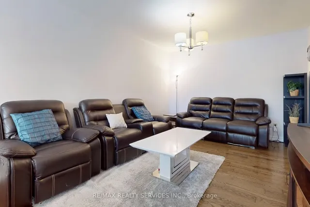 Additional image 3 of 28 Heathcliffe Sq