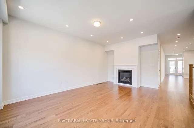 Additional image 12 of 27 Danielle Moore Circ