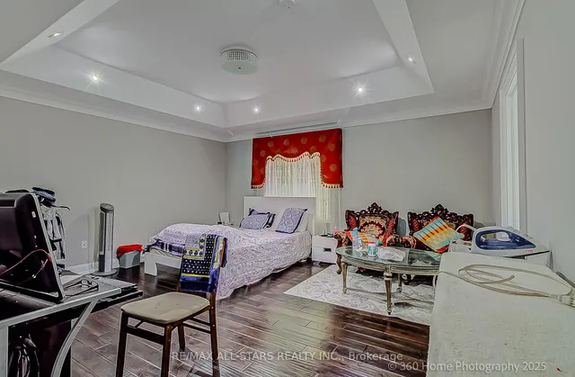 Additional image 26 of 159 Harewood Ave