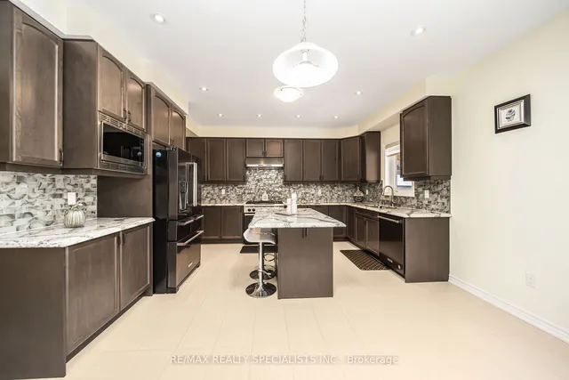 Additional image 12 of 10 Loomis Rd