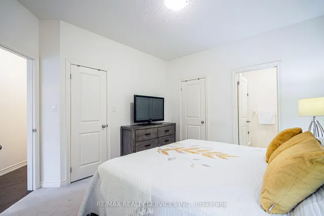 Additional image 28 of 19 Arrowview Dr