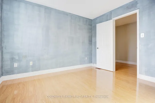 Additional image 21 of 25 Hollowgrove Blvd