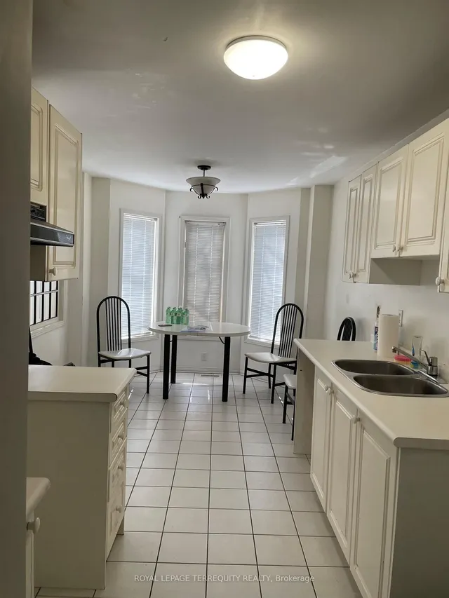Additional image 2 of 181 B De Grassi St