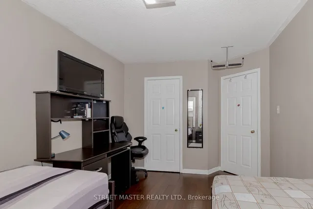 Additional image 35 of 72 Newington Cres