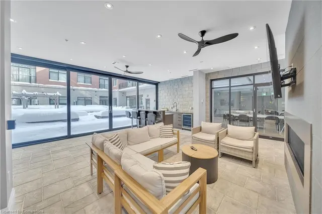 Additional image 24 of 1 Redfern Avenue Unit 410