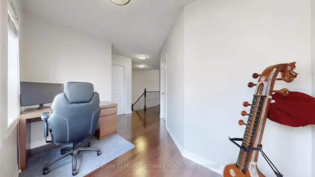 Additional image 27 of 32 Intrigue Tr