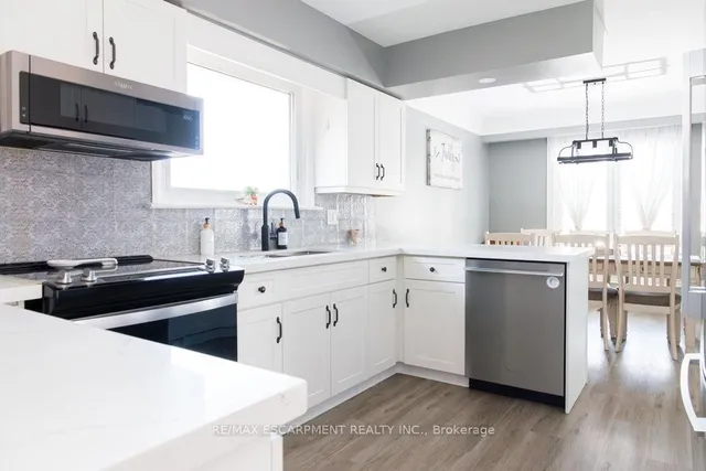 Additional image 14 of 3 Pleasant Ave