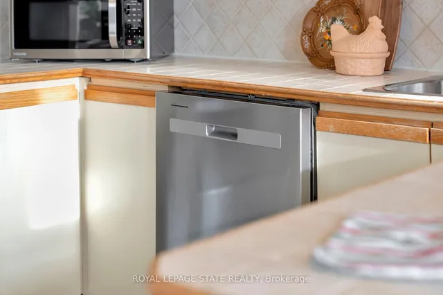 Additional image 19 of 36 James St Unit 701