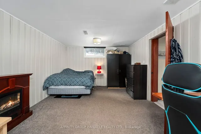 Additional image 36 of 28 Landfair Cres