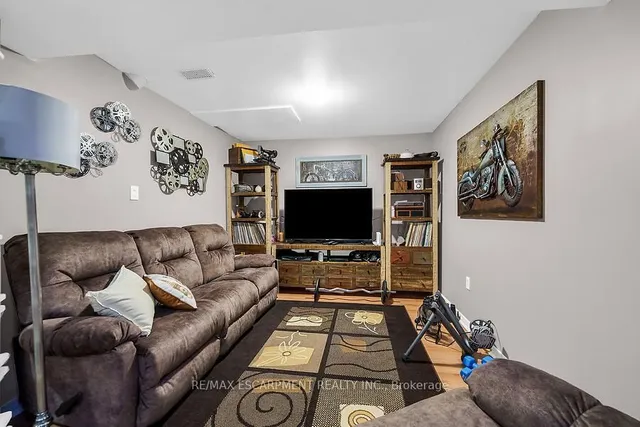 Additional image 29 of 104 FOXBOROUGH Dr