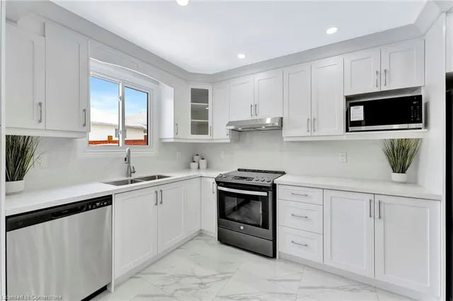 Additional image 11 of 449 Acadia Dr