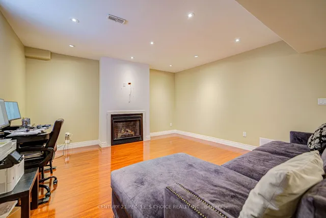 Additional image 32 of 12 Pavel Pl