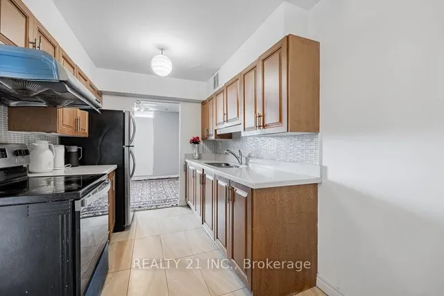 Additional image 17 of 180 Markham Rd Unit 512