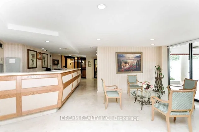 Additional image 4 of 3700 Kaneff Cres Unit 202