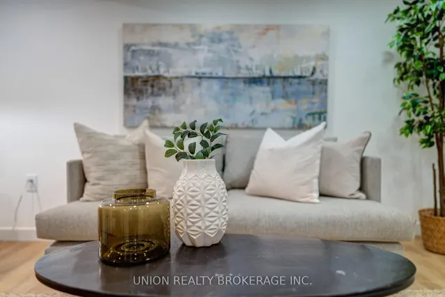 Additional image 3 of 49 Bastedo Ave