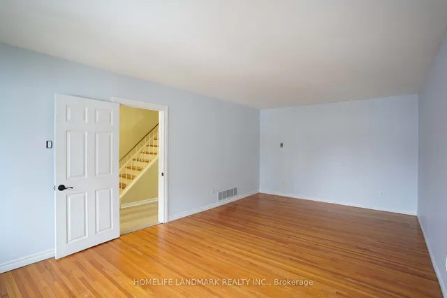 Additional image 3 of 52 Yellowstone St