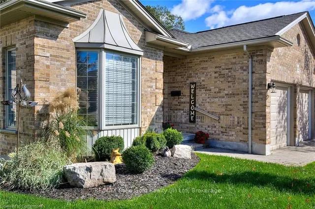 Additional image 3 of 900 Doon Village Rd Unit 12