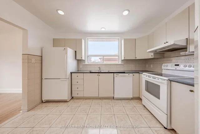 Additional image 7 of 154 La Rose Ave