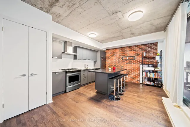 Additional image 14 of 95 Bathurst St Unit 221