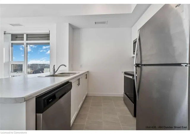 Additional image 21 of 460 Dundas St Unit 428