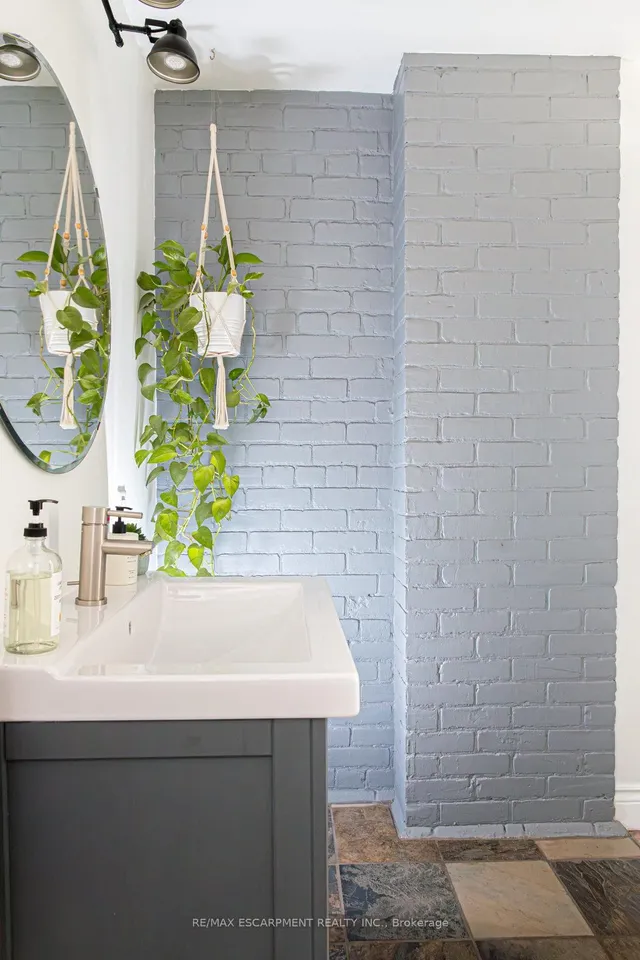 Additional image 18 of 21 Murray St