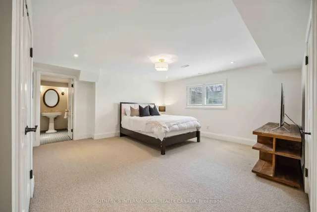 Additional image 33 of 79 Baby Point Cres