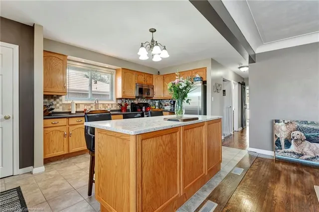 Additional image 8 of 88 Cameo Ave