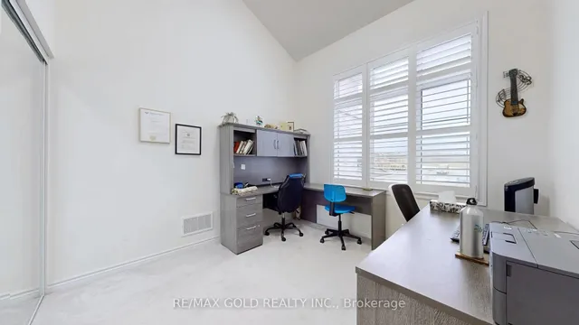 Additional image 19 of 644 Kennedy Circ