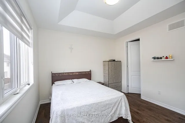 Additional image 25 of 5 Emily St