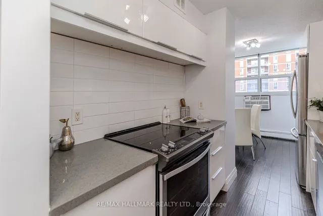 Additional image 5 of 1950 Main St Unit 607