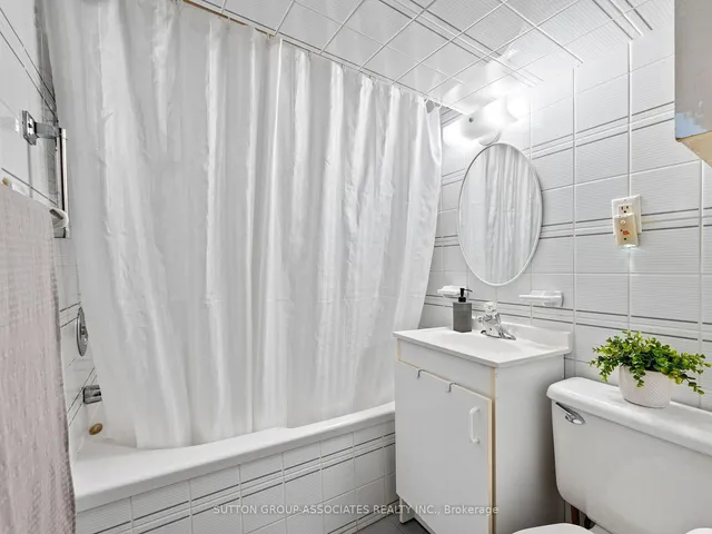 Additional image 21 of 696 Crawford St