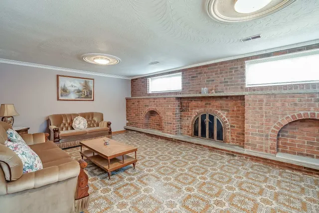 Additional image 27 of 160 Spenvalley Dr