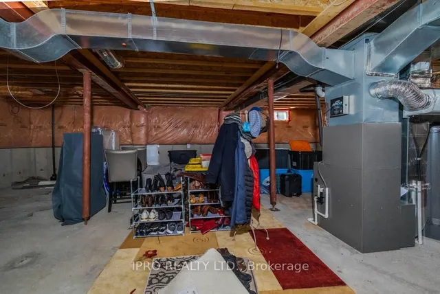 Additional image 33 of 62 Masters Green Cres