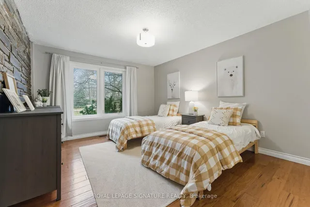 Additional image 29 of 281 Halton Ave