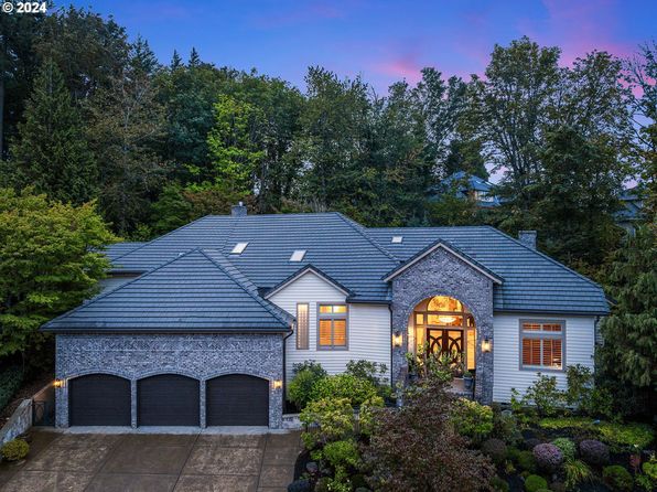 7030 SW Foxfield Ct, Portland, OR 97225