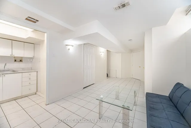 Additional image 40 of 69 Yellow Brick Rd