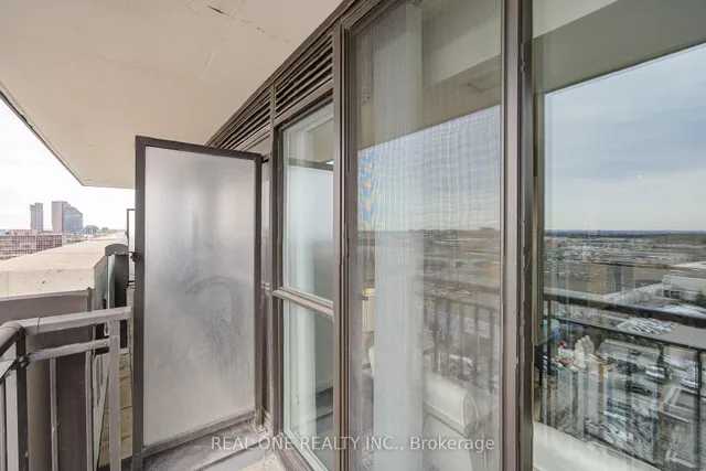 Additional image 38 of 3091 Dufferin St Unit 901