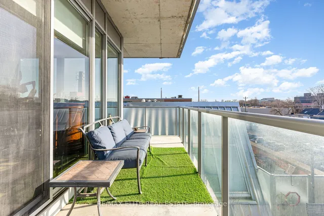 Additional image 24 of 201 Carlaw Ave Unit 412