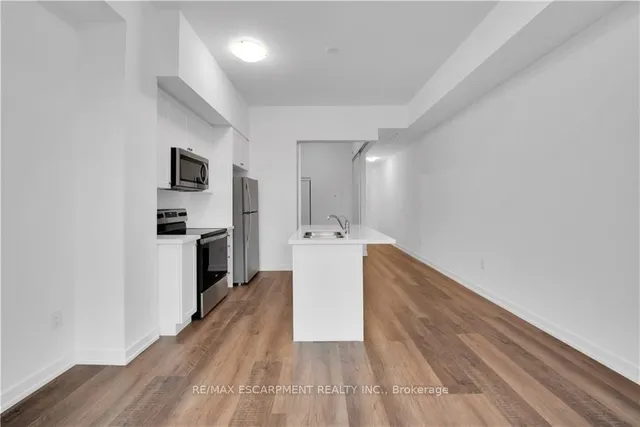 Additional image 11 of 460 Dundas St Unit 122