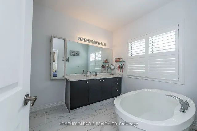 Additional image 24 of 17 Bachelor St