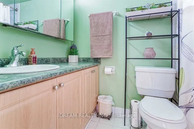 Additional image 24 of 3700 Kaneff Cres Unit 202