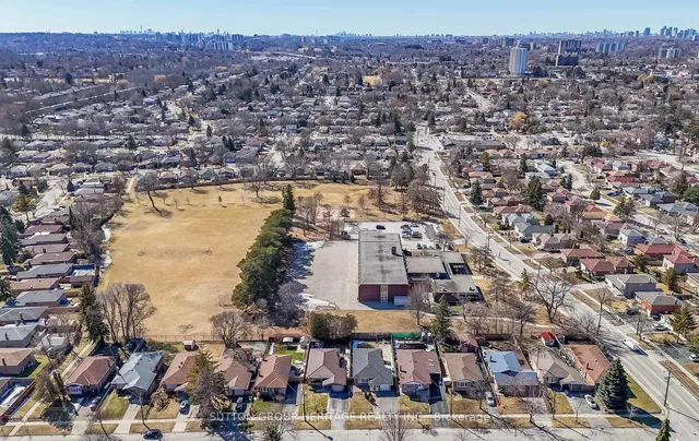 Additional image 32 of 54 Shoreview Dr