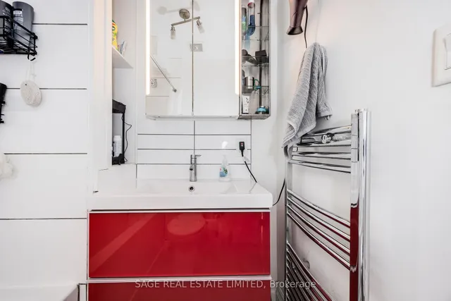 Additional image 12 of 21 Macdonell Ave