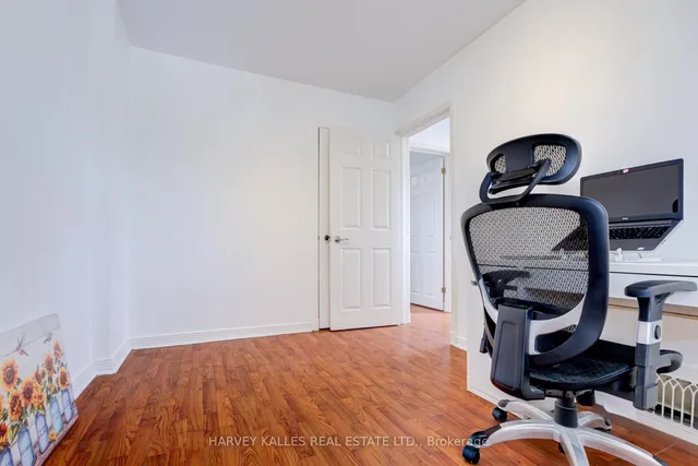 Additional image 11 of 562 Royal York Rd