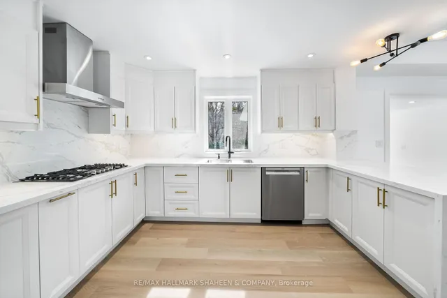 Additional image 19 of 27 Christine Cres