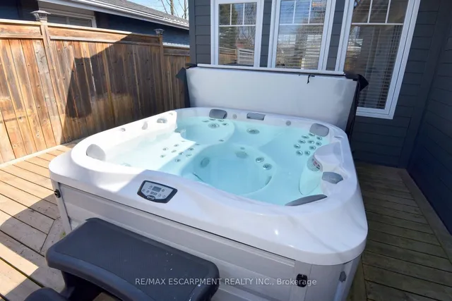 Additional image 41 of 625 Ardleigh Cres