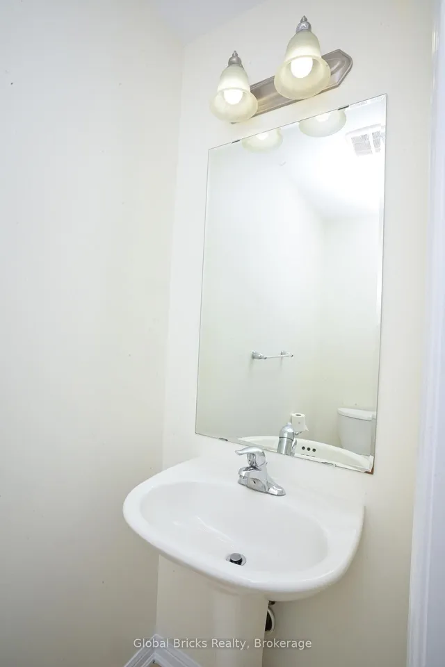 Additional image 11 of 37 Seafair Cres