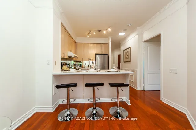 Additional image 16 of 555 Yonge St Unit #309