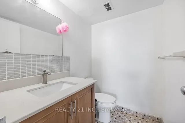 Additional image 13 of 180 Markham Rd Unit 512